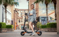 Skuter elektrik yang popular